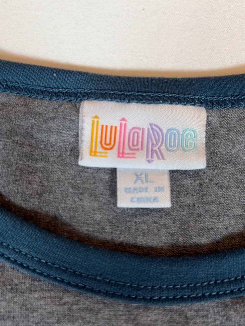 LulaRoe 3/4 Sleeve Baseball T-Shirt Women's XL Gray - Picture 3 of 5